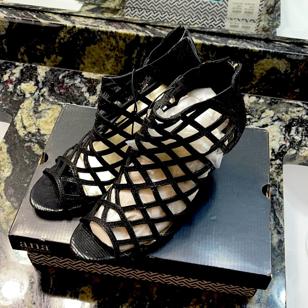 Size 9 Black heeled Sandals, Ana Caroline